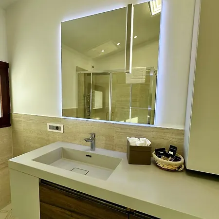 Almary Dream Luxury Bed and Breakfast Baja Sardinia