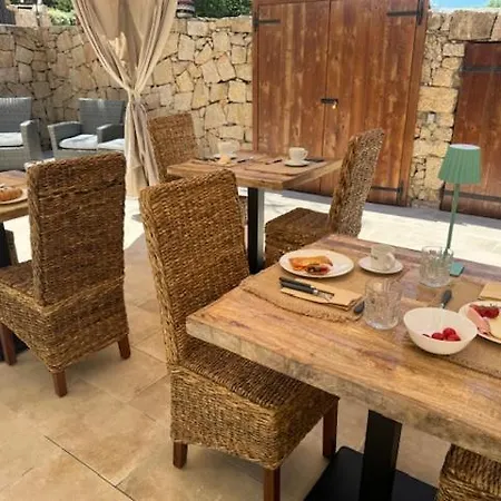 Bed and Breakfast Almary Dream Luxury 4*