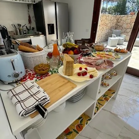 Almary Dream Luxury Bed and Breakfast Baja Sardinia